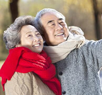 人为什么会长白头发 4个原因长白头发