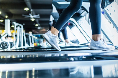 便秘一个动作立马排便 三招改善便秘情况